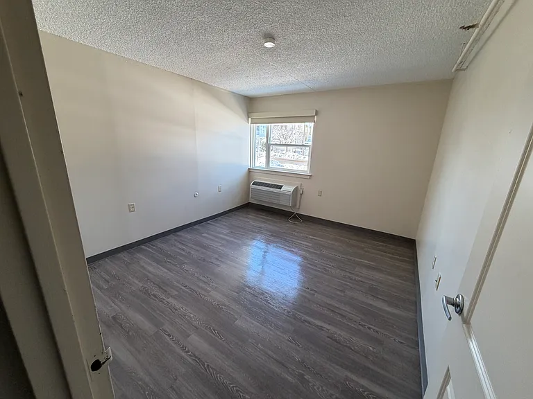 635 West Ave — Photo 3