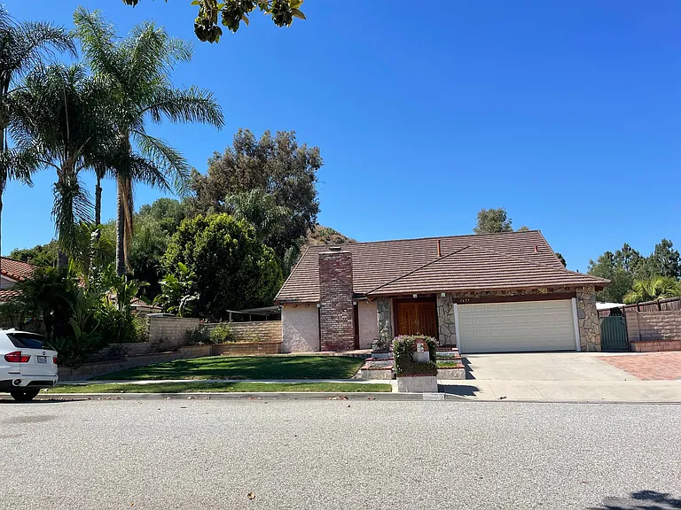 1657 Cayton Ave — Photo 1