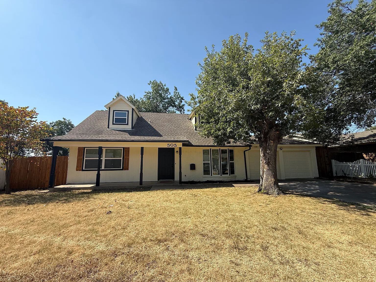 5 bed, 2.5 bath, 2291 sqft, $2,150 — Photo 1