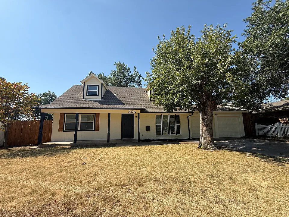 505 Saddle Ridge Ln