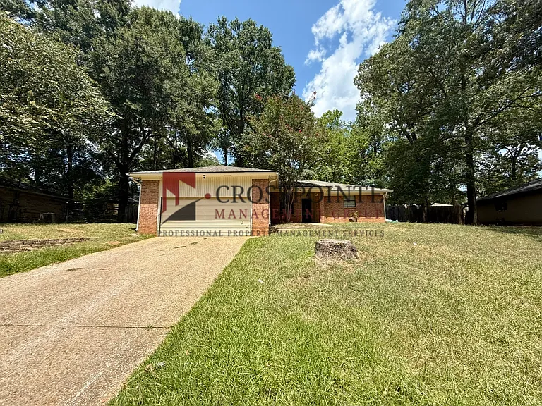 1103 Donna Dr — Photo 2