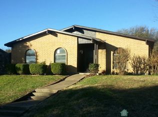 117 S Young Blvd, Desoto, TX 75115