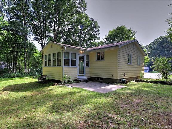 3rd image of 136 Tuckahoe Dr