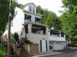 725 Peacock St, Pottsville, PA 17901