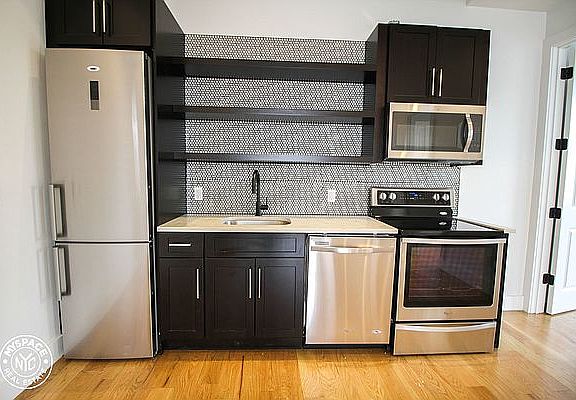 3rd image of 202 Montrose Ave #3B