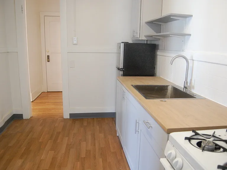 25 Broezel St #205 — Photo 7