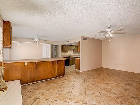 5th image of 502 E Muriel Dr