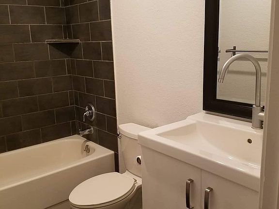 3rd image of 8639 Tanbark Dr