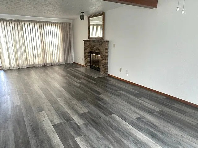 3 bed, 1898 sqft, $2,095 — Photo 4