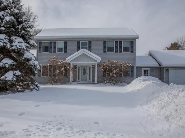 55 2nd St, Port Kent, NY 12975