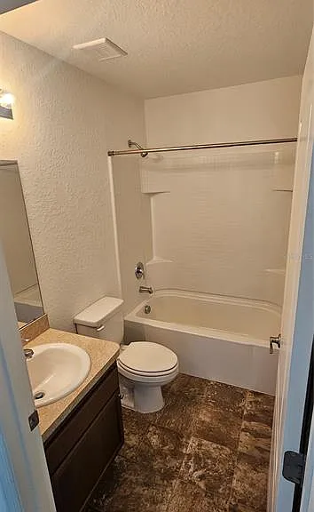 240 Solis Dr — Photo 16