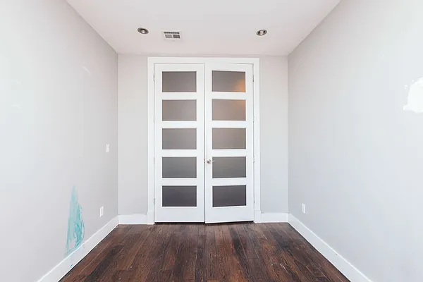 Rented by Nooklyn NYC LLC | media 3