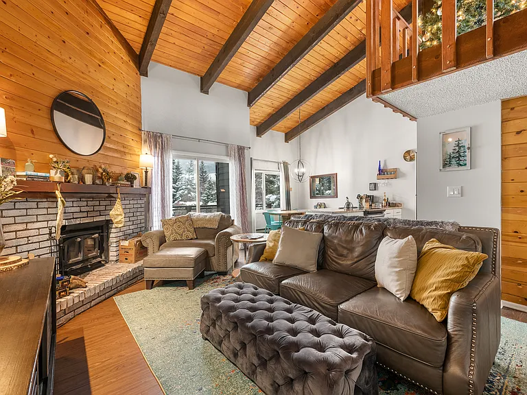 Living Room | Smart Tv | Wood Fireplace