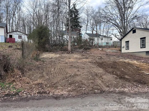 1618 Hayes Pl NW, Lenoir, NC 28645