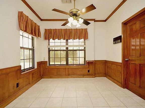 4th image of 931 Daria Dr