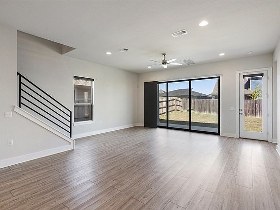 3rd image of 9820 Grapevine Leaf Dr #9820