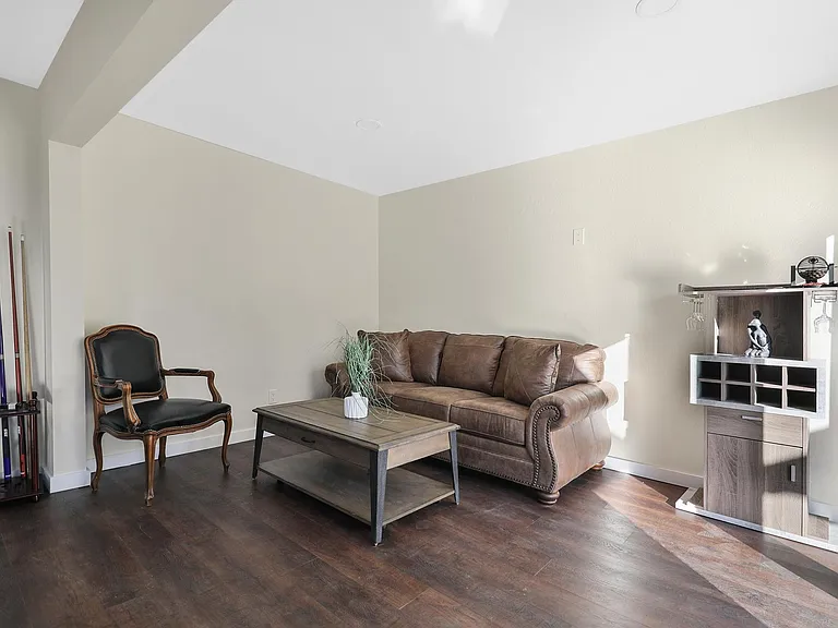725 S Mountain View Dr — Photo 16
