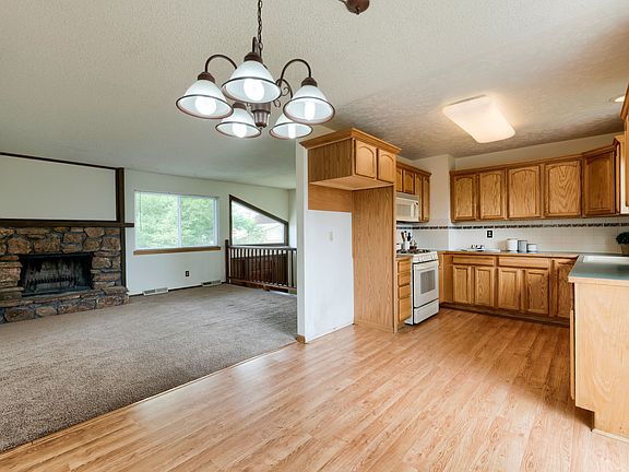 07 Dining Room 3.jpg