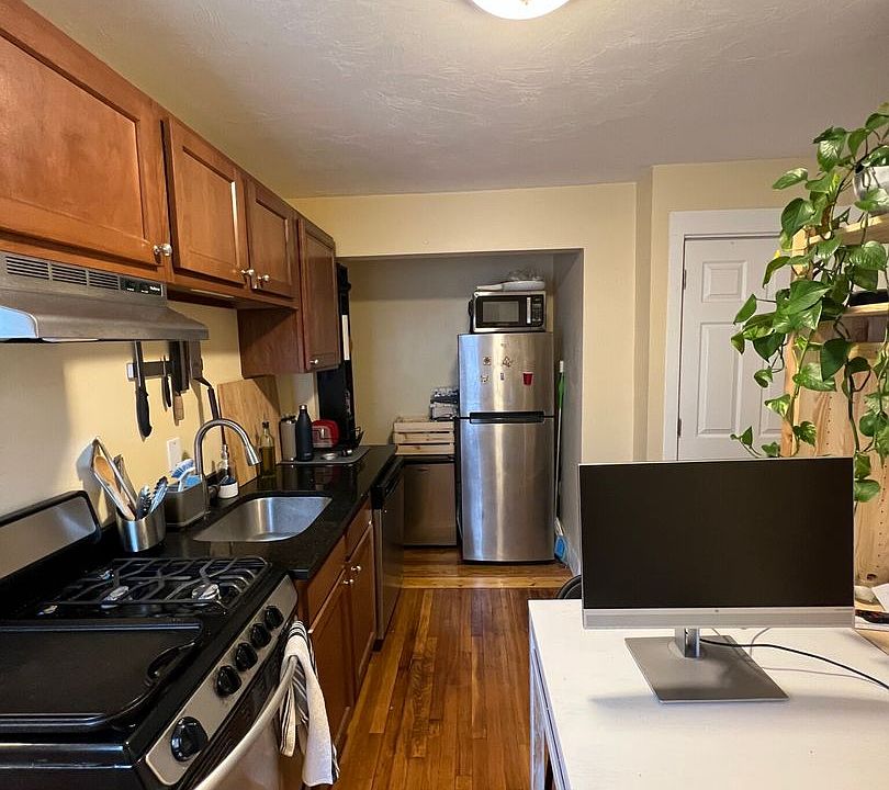 2nd image of 11 Blake St #4D