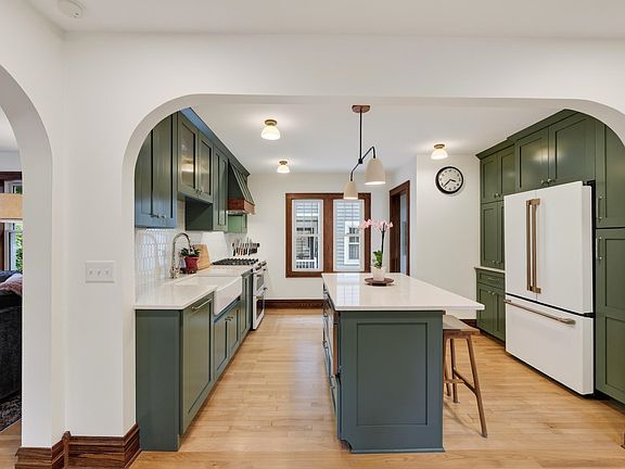 5th image of 663 Pickford St