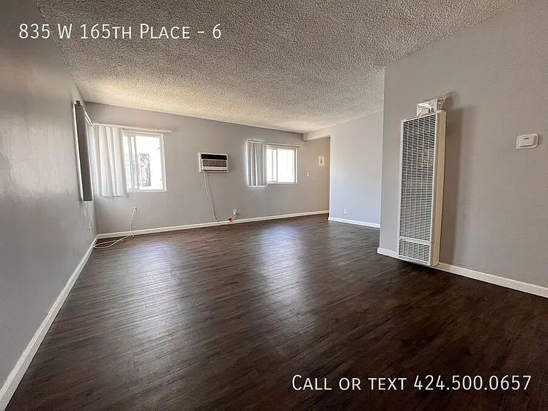 835 W 165th Pl #6 — Photo 4