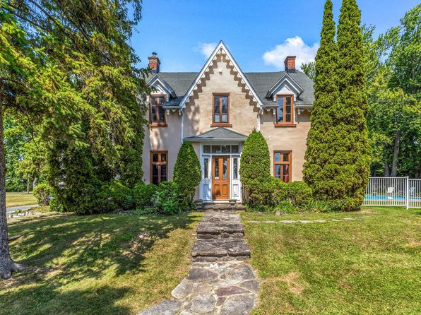 222 Chemin Du Bord Lac Lakeshore, Pointe Claire, QC H9S 4K5