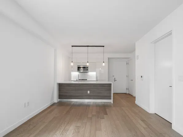 505 W 43rd St, New York, NY