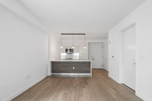 505 W 43rd St Photo 1