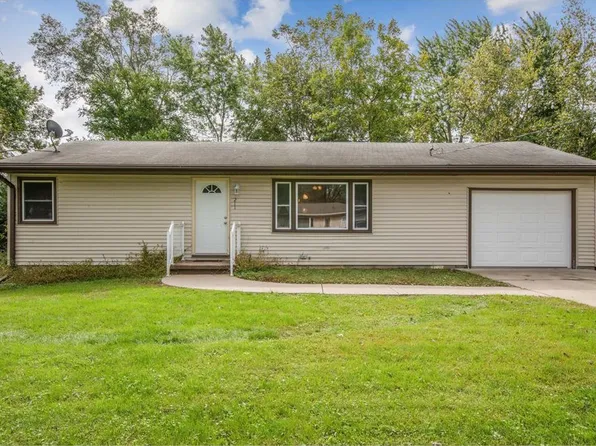 211 Palomino Pkwy, Des Moines, IA 50320