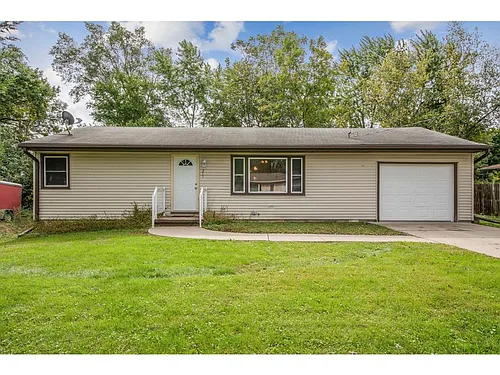 211 Palomino Pkwy Photo 1