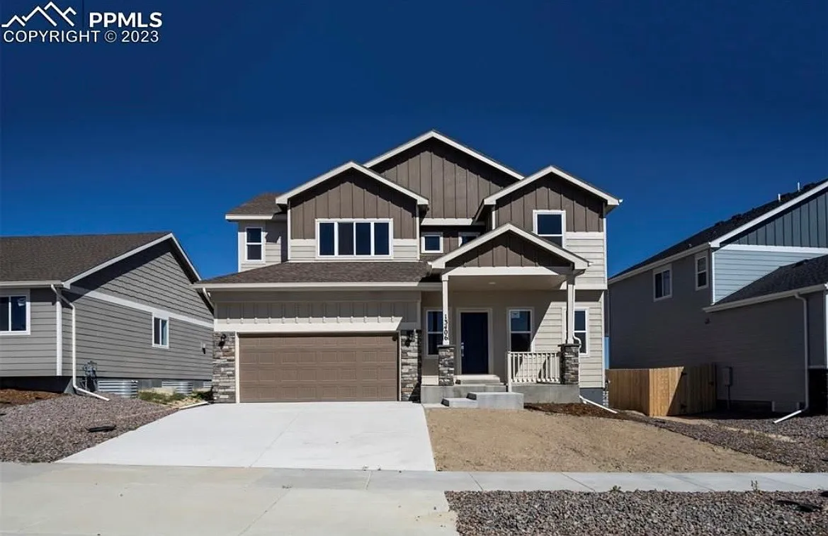 6 bed, 3.5 bath, 3000 sqft, $3,500 — Photo 1