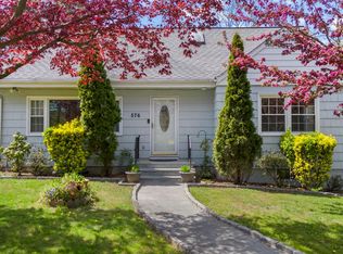 576 Stillwater Rd, Stamford, CT 06902