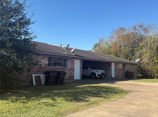 610 County Road 157, Alvin, TX 77511