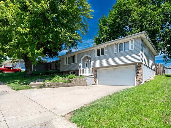 3rd image of 3020 S Cypress St