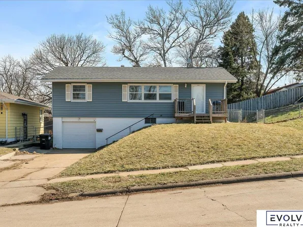 7773 Hamilton St, Omaha, NE 68114