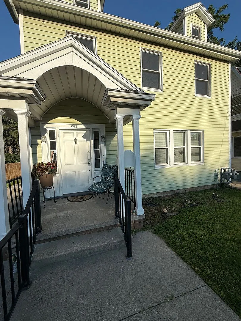 Van Buren 362 — Photo 1
