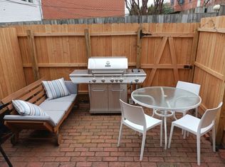908 25th St NW, Washington, DC 20037