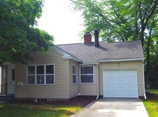 1311 Bismarck St, Green Bay, WI 54301