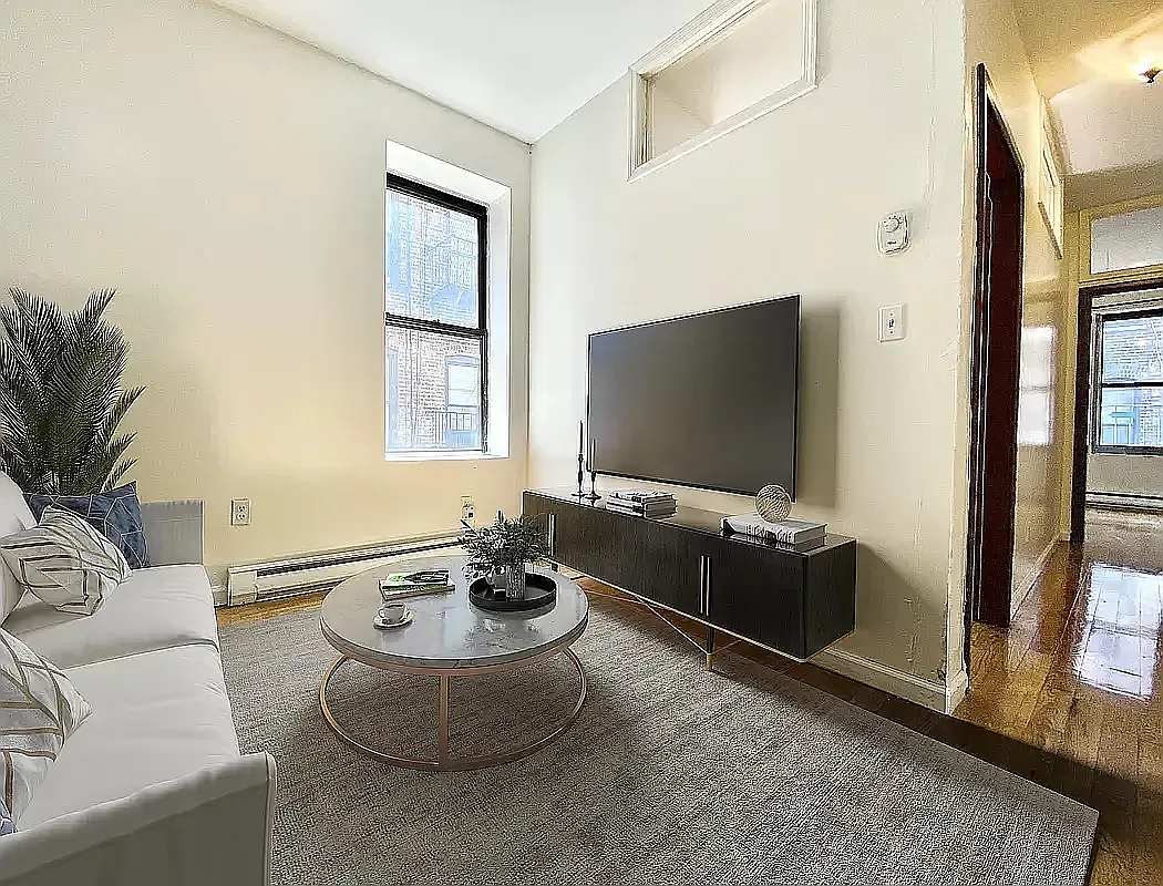 367 Edgecomb Avenue — Photo 1