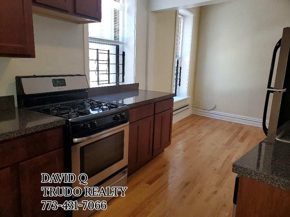 1st image of 433 W Belden Ave #1