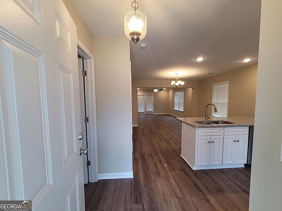 2nd image of 539 Guill St