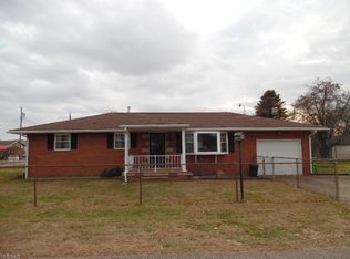 1411 Poplar St, Belpre, OH 45714