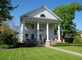 704 Pine St W, Stillwater, MN 55082