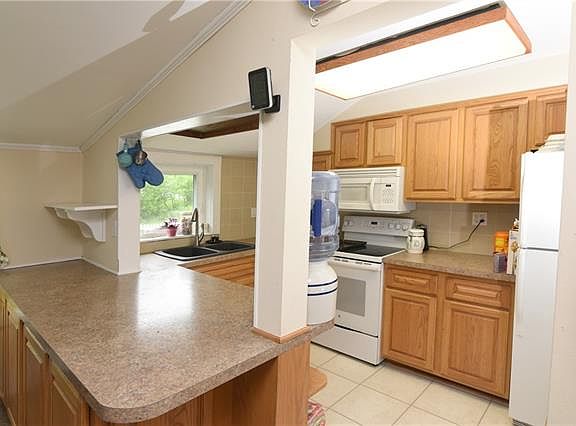 5th image of 55 Lincoln Dr