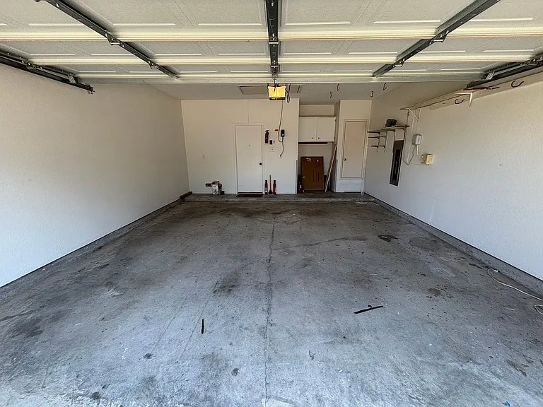 2316 London Dr — Photo 23