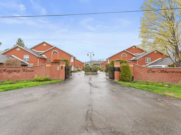 1 Sherwood St Unit 403, Kawartha Lakes, ON K0M 1A0