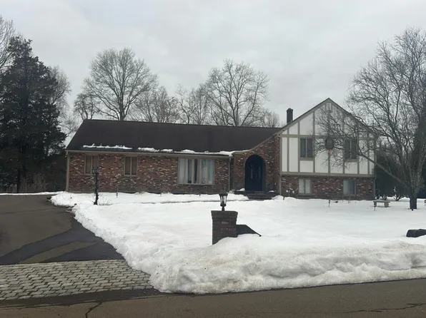 32 Hickory Hill Ln, Branford, CT 06405