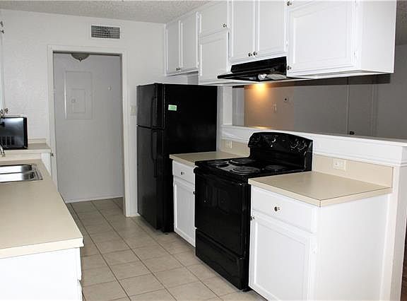4th image of 616 Race St APT C