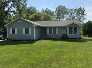 9051 Antcliff Rd, Howell, MI 48855