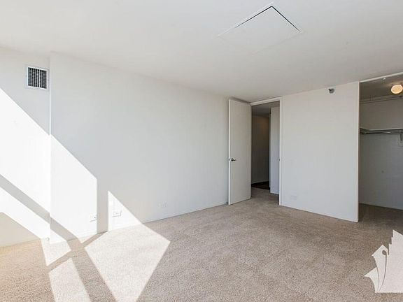 3rd image of 556 W Madison St #3111